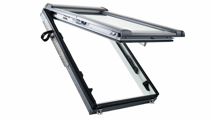 Designo R8 - Fenêtres à projection manuelle en PVC par Déclic & Toit