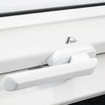 Poignet Designo R4 - Fenêtres à rotation manuelle en PVC par Déclic & Toit