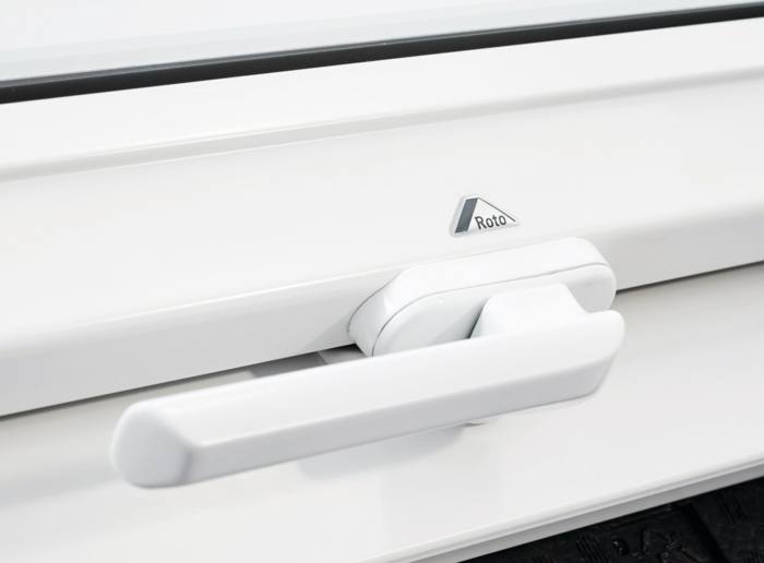 Poignet Designo R4 - Fenêtres à rotation manuelle en PVC par Déclic & Toit